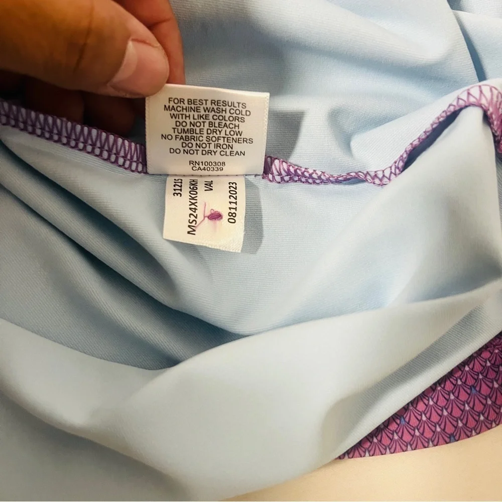Peter Millar Men’s Medium Golf Polo Shirt Lavender & Blue Striped 3/4 Button EUC